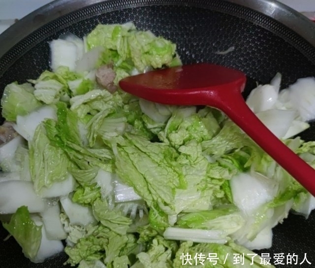 白菜猪肉炖粉条，家常美味快手菜