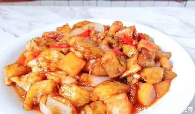土豆从来没这样吃过,加一个茄子,比吃红烧肉还香,上桌就被扫光