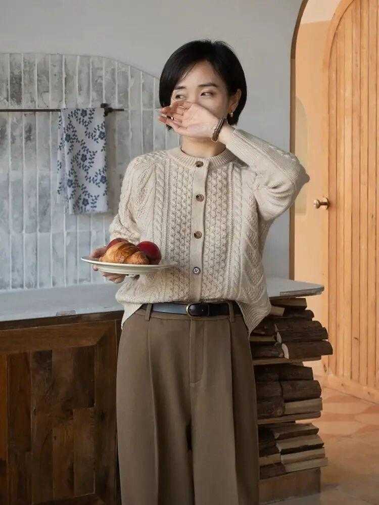 搭配|短款针织开衫与裙子的碰撞,温柔多情青涩朦胧,还不快来试试