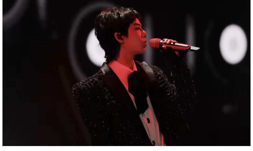 雙十一狂歡夜歌王華晨宇帶著《新世界》來了，用實力詮釋頂級唱功