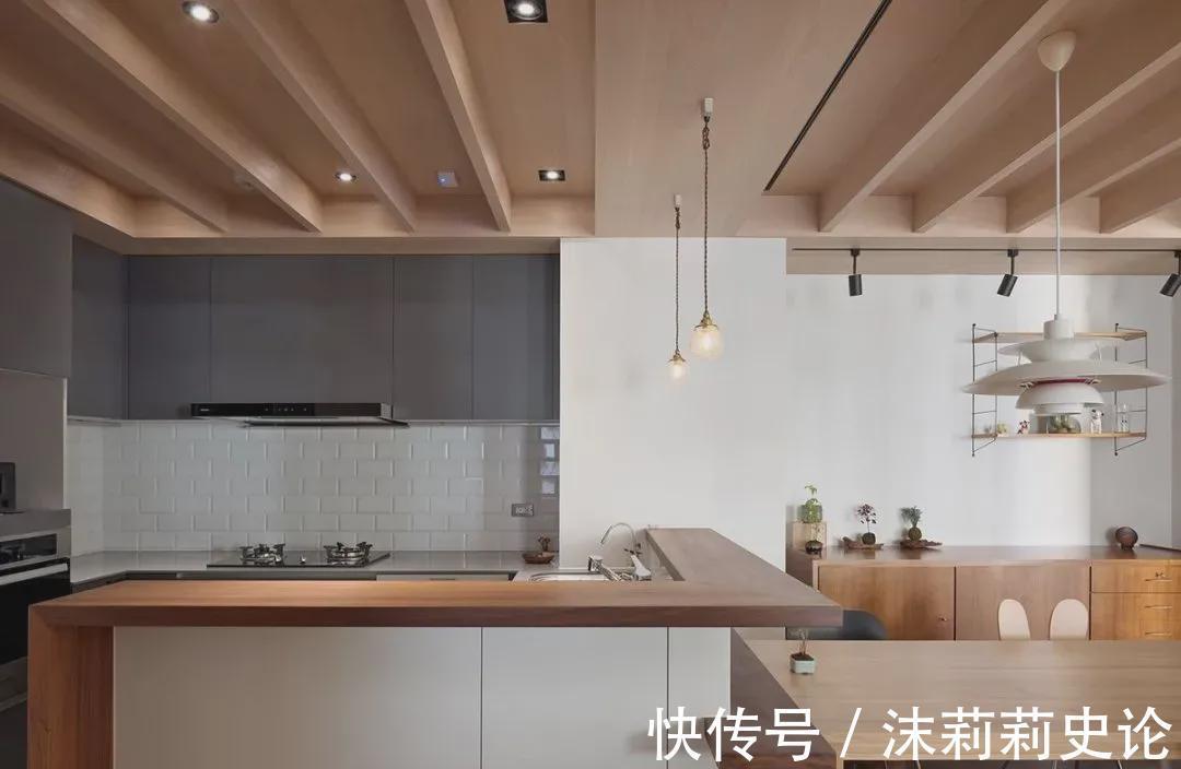 手办|102㎡小黑屋，开窗“借”光，变身日式咖啡馆般的家！温暖复古…