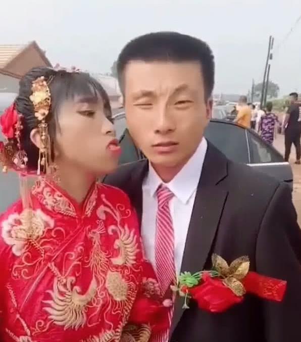 鞋拔子脸 “鞋拔子脸”新娘走红,当她亲吻新郎那一刻,网友:又相信爱情了