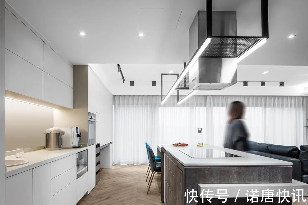 玄关|180㎡现代极简,无主灯设计果然不凡,朴素的空间也有档次感