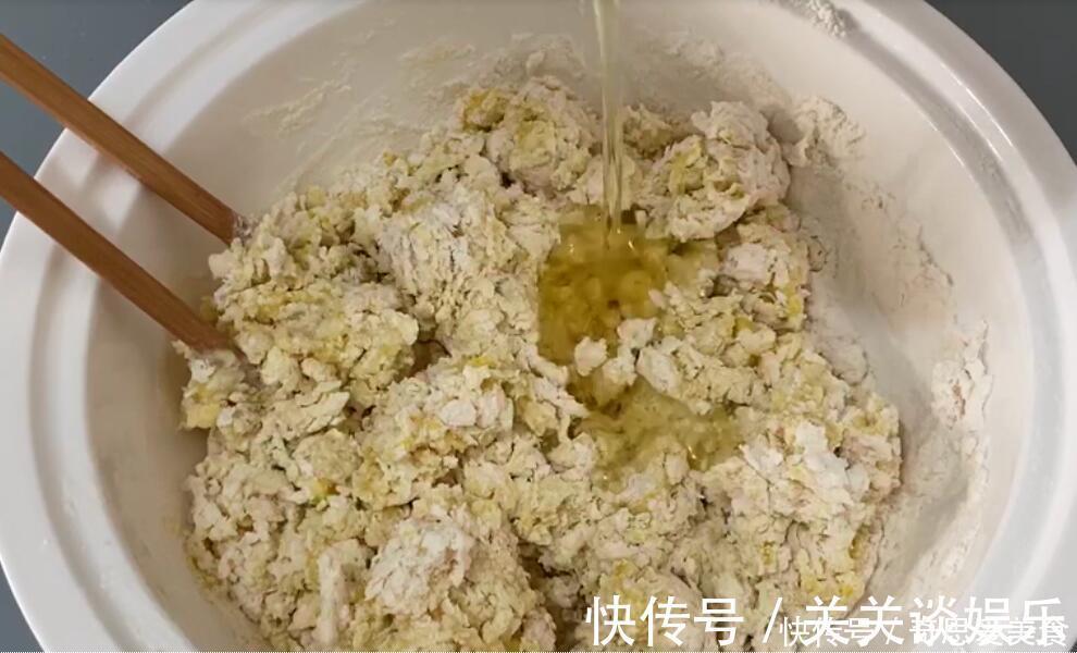 豆沙卷|想吃面包不用买了,4个鸡蛋一碗面,做出来的面包又拉丝又暄软