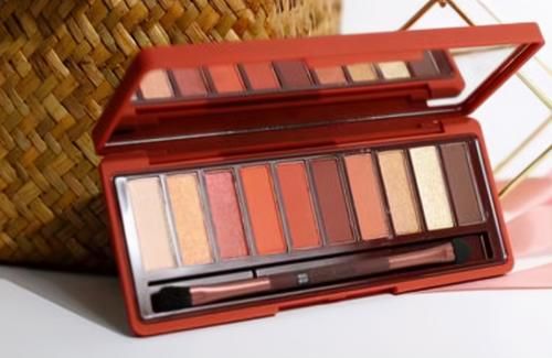 眼妆总是画不好？分享5款值得入手的“眼影盘”，让眼妆持久在线