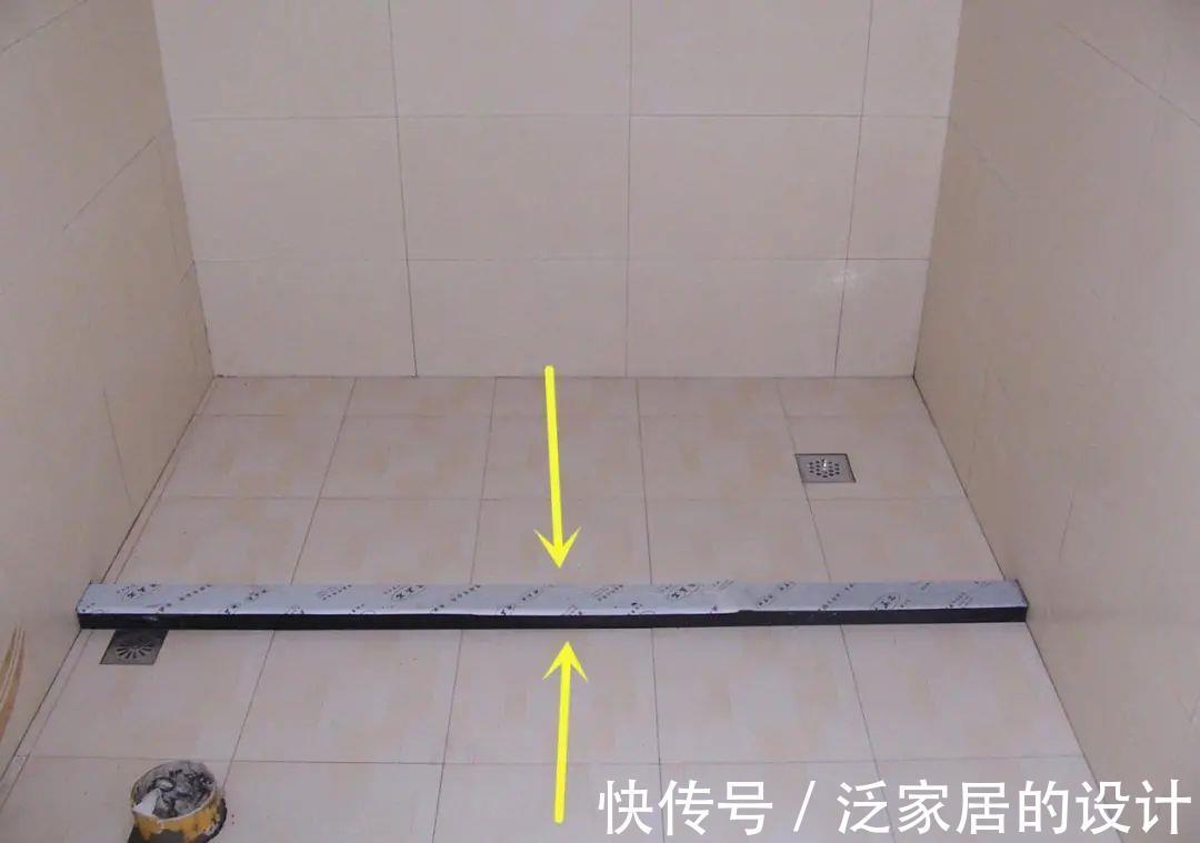 安装|很好奇:卫生间装长条地漏,为什么师傅要装在淋浴房门边?