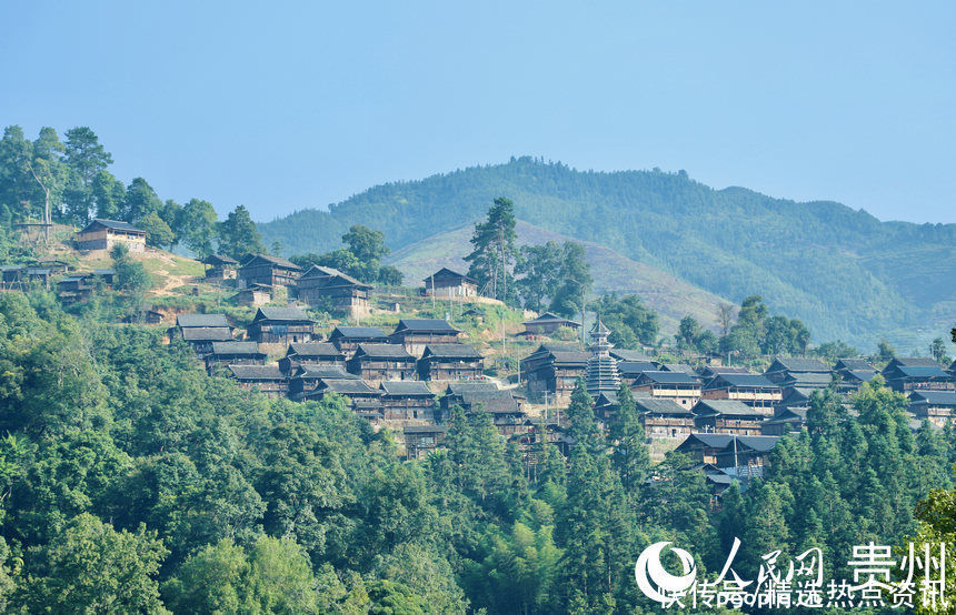 南明小学|贵州：温情支教“大歹娃”喜笑颜开