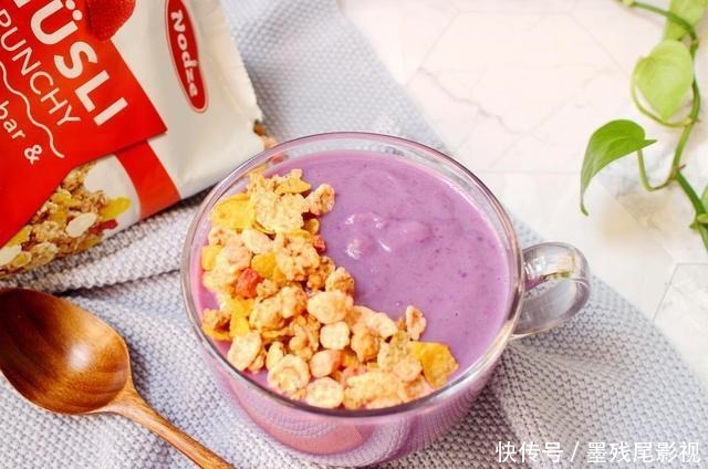  女人要想瘦，晚餐就这样吃，低脂又饱腹，瘦出小蛮腰