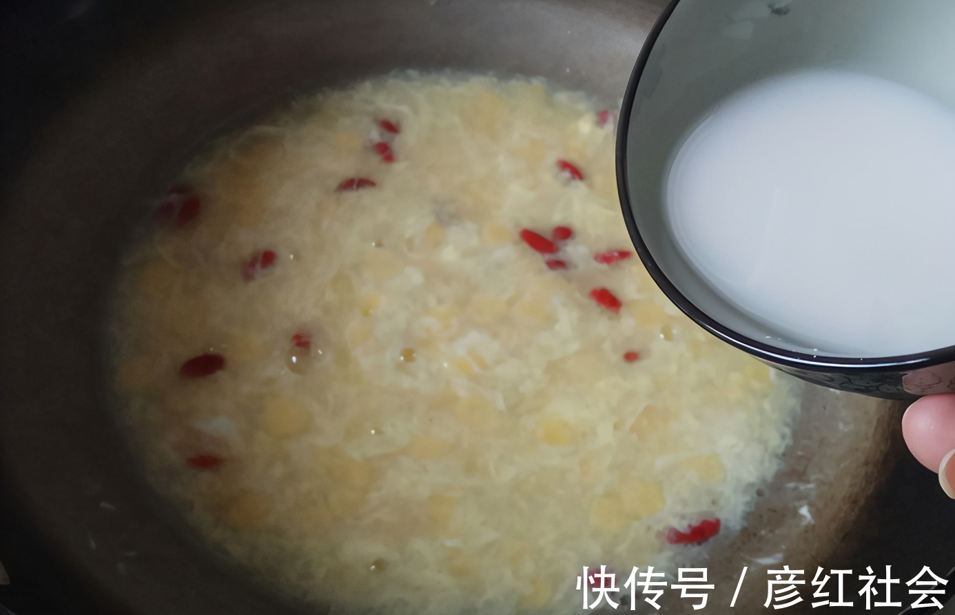 水淀粉|香甜好喝的玉米鸡蛋羹，细腻甜香，天天喝都不腻