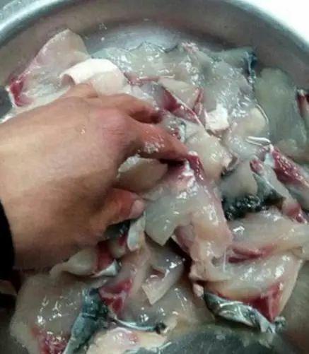 鱼肉片怎么上浆教你5分钟学会，鱼肉嫩滑无腥味好吃又美味