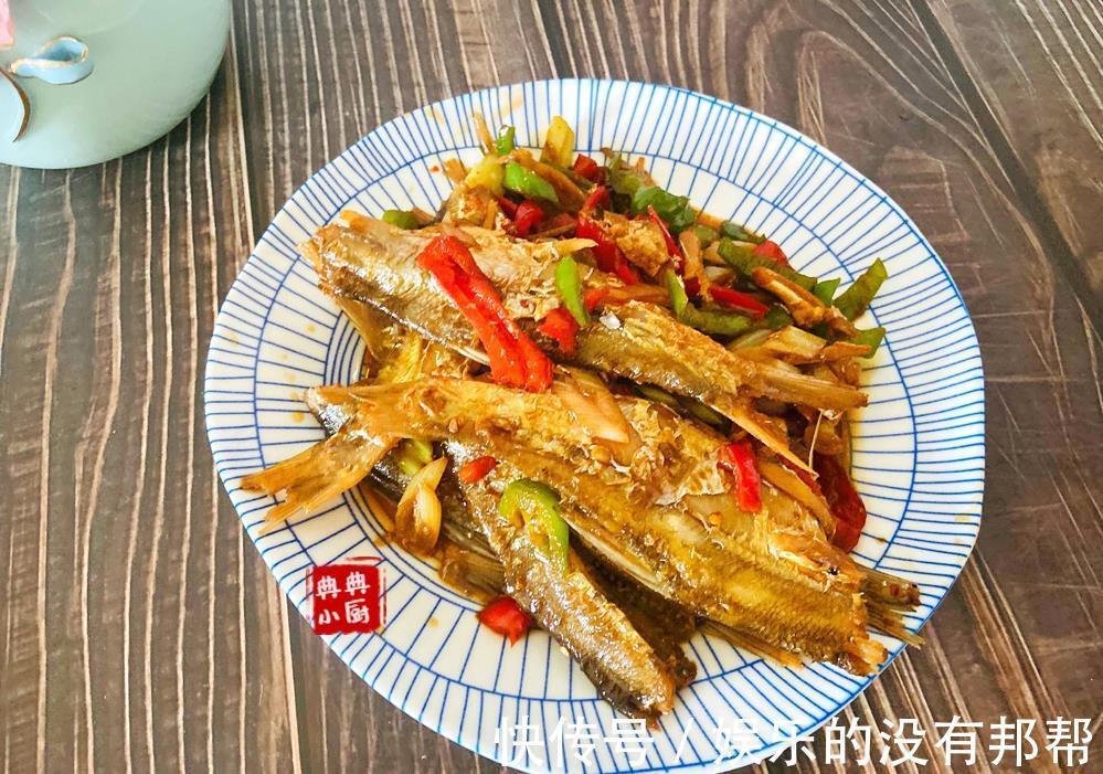 小鱼干|夏天的下饭神器，无敌下饭菜，咸香小鱼干