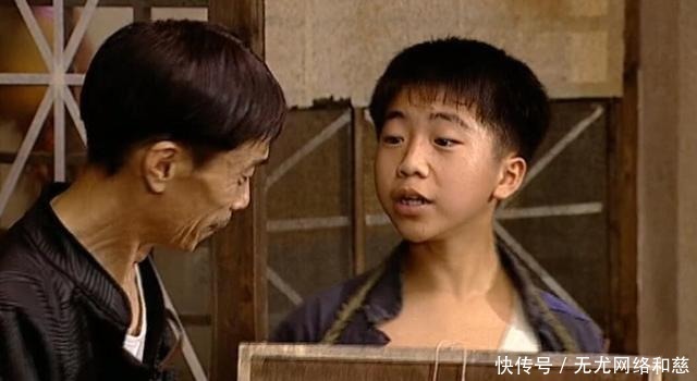 老刀牌|《地下交通站》里的小石头吆喝的“新高乐、十本入”是什么?