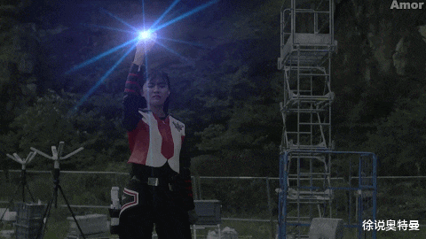 卡爾密拉|特利迦奧特曼終極一戰(zhàn),卡爾密拉第二形態(tài)現(xiàn)身,三千萬(wàn)年前是真的