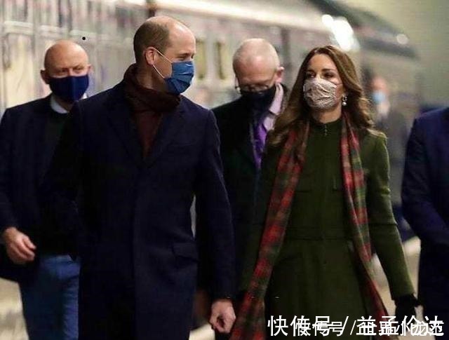 威廉王子|凯特王妃穿蓝色大衣和威廉王子车站秀时尚，时尚拉风，太有风度