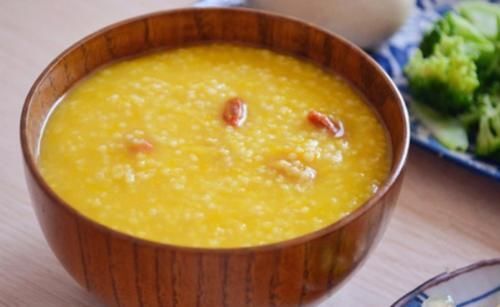 米油|煮小米粥，千万别直接用水煮！大厨教你3窍门，香浓黏稠，米油厚