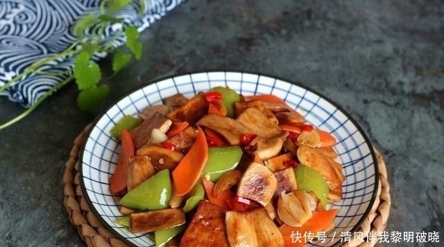 杏鲍菇和它是绝配,高钙高蛋白,营养易消化,孩子长身体正需要