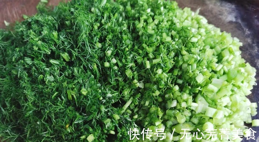 入秋后,多吃此菜,钙是牛奶的3倍,铁是核桃的2倍,蒸包子吃真香!