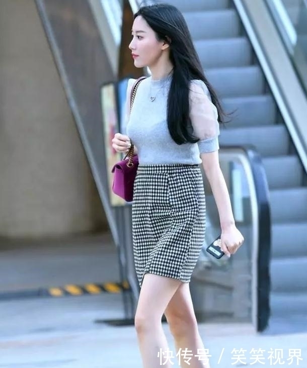 美女|街拍:第7位美女身材丰满,凹凸有致,既美丽又性感