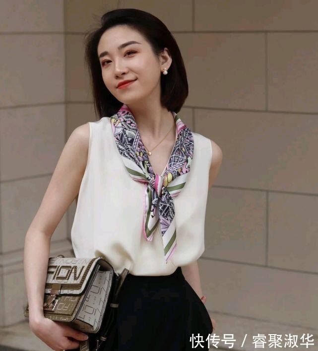 极简|拒绝太过花哨的穿搭，极简风穿搭就很高级，简约又不失温柔