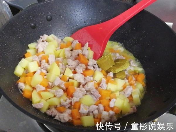 这菜一年四季都不贵,维C是苹果4倍,我看见从不还价,全家爱吃