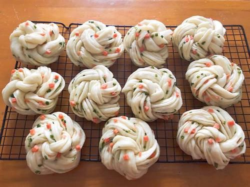 花生油|早起10分钟,做2笼小花卷,咸香柔软,搞定全家早餐主食