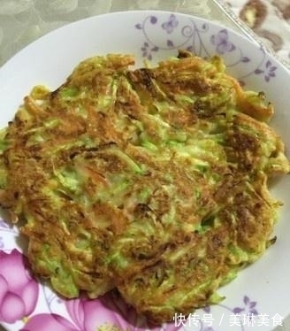 这块小饼当早餐,家人吃1次回味3天,简单好做,成本实惠,好吃