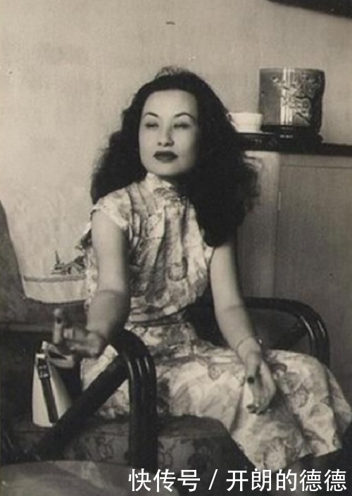 结婚半年挺着大肚和丈夫离婚,净身出户去打拼,成家喻户晓的名人