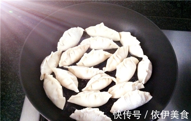 吃了几十年饺子,此款馅料第一次尝,外酥里嫩又鲜又香,真美味