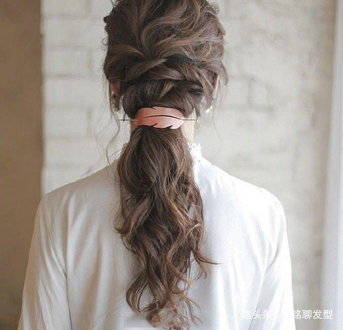 先用电卷棒 简单随性的编扎造型,巧妙组合随心搭配,让你天天换发型