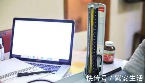 吃饭|每年约有九百万人死于高血压，用几个正确的吃饭方式，远离高血压