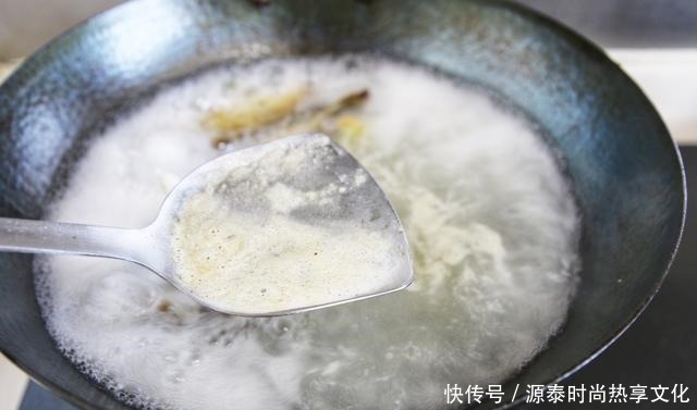 鲜肉|炖鱼汤有窍门，不管炖什么鱼，照这个方法做，汤鲜肉嫩无腥味