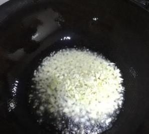 不能出门在家做什么简单营养又美味,送您蒜蓉明虾,吃不胖的肉菜