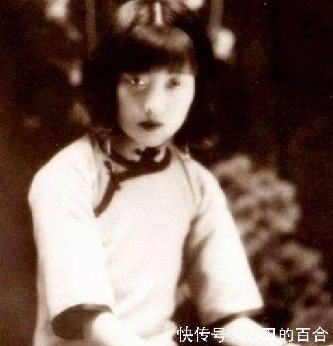 皇后|清末皇后到底美不美?穿着朝服的婉容,抽鸦片后的她判若两人!