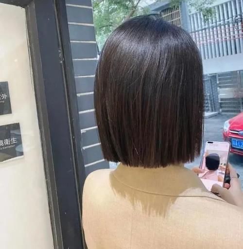 2021具有代表性的发型：一刀切气质A，撕漫发型小个子太合适！