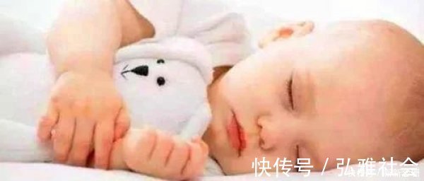 满月|孩子满月前,尽量不要让这三种人抱,各位妈妈别不在意