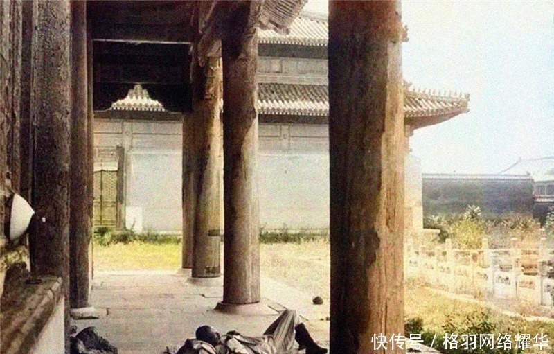 紫禁城|紫禁城百年前的老照片:野草长得很旺盛,图二是慈禧曾居住的地方