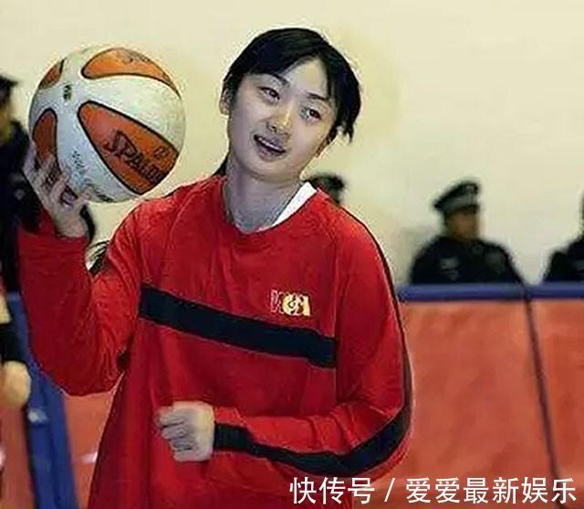 周雅菲|八一女篮王凡病逝,莫科一夜白头,教练牵线2年后再婚生2娃