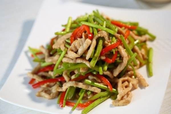 它被誉为“春蔬皇后”，口感清新,做法简单，味道棒棒哒！