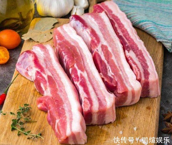 买猪肉时，选前腿肉还是后腿肉？懂得它们的区别，就不怕买错了