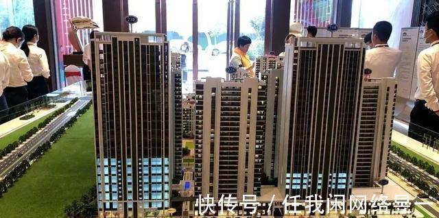 商业|临沂火车站片区两地块搭配出让,开发商或选择躺平不再抢地