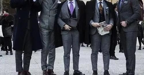 新的一年，请各位男律师穿好你的裤子