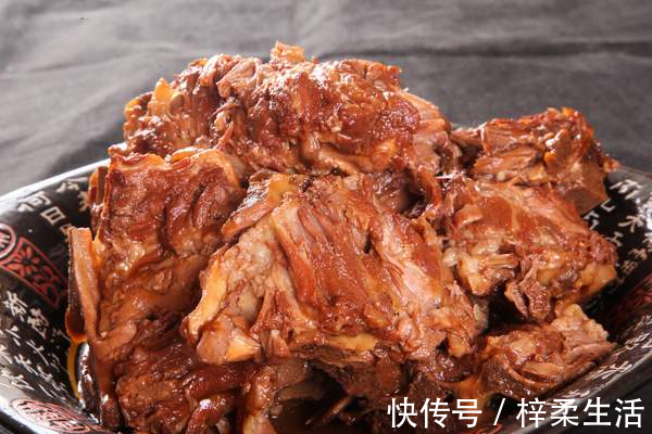 黄栀子|酱大骨在家也能做，大厨教你饭店不外传的秘方，酱香浓郁香烂入味