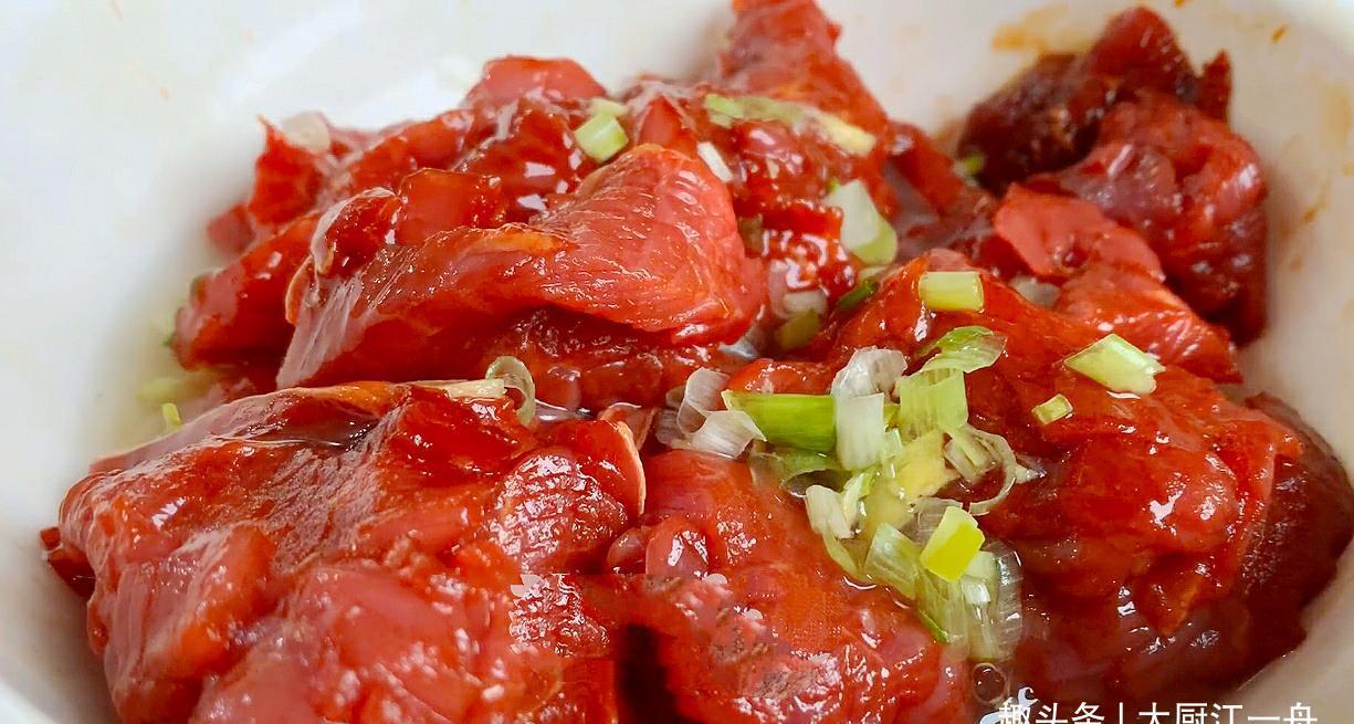 牛肉怎样腌才鲜嫩?饭店大厨教你这样做,牛肉鲜嫩爽滑不老还不柴