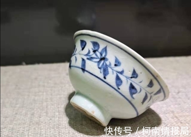 发色$元青花小杯,典型的“寿”字纹