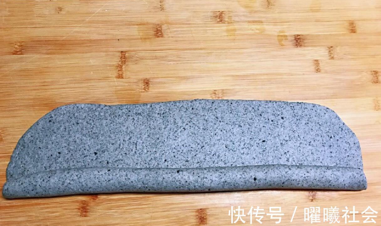 乌黑|白发最怕这食材,每天吃点,头发乌黑光泽,白发少了人也精神了