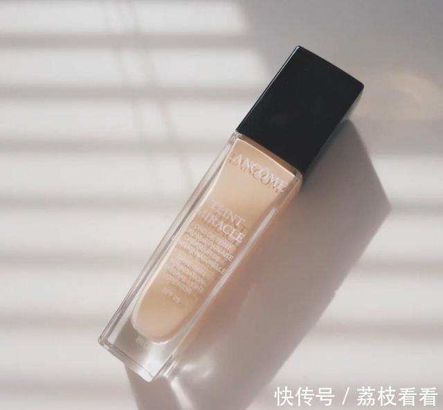 差评多,还卖很贵的粉底液!兰蔻薄纱是其一,YSL羽毛不遮瑕!