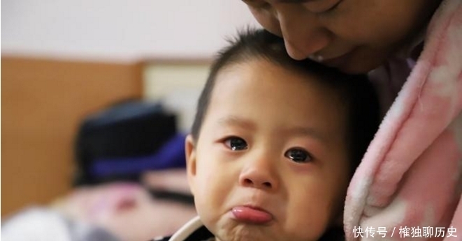 父母|幼儿园小朋友套路多，看见妈妈接自己放学，小脸顿时“晴转多云”