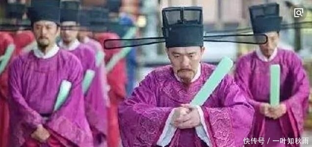 窃窃私语|宋代官帽两边的“长杆子”,为什么要那么长?原因竟然是防止官员