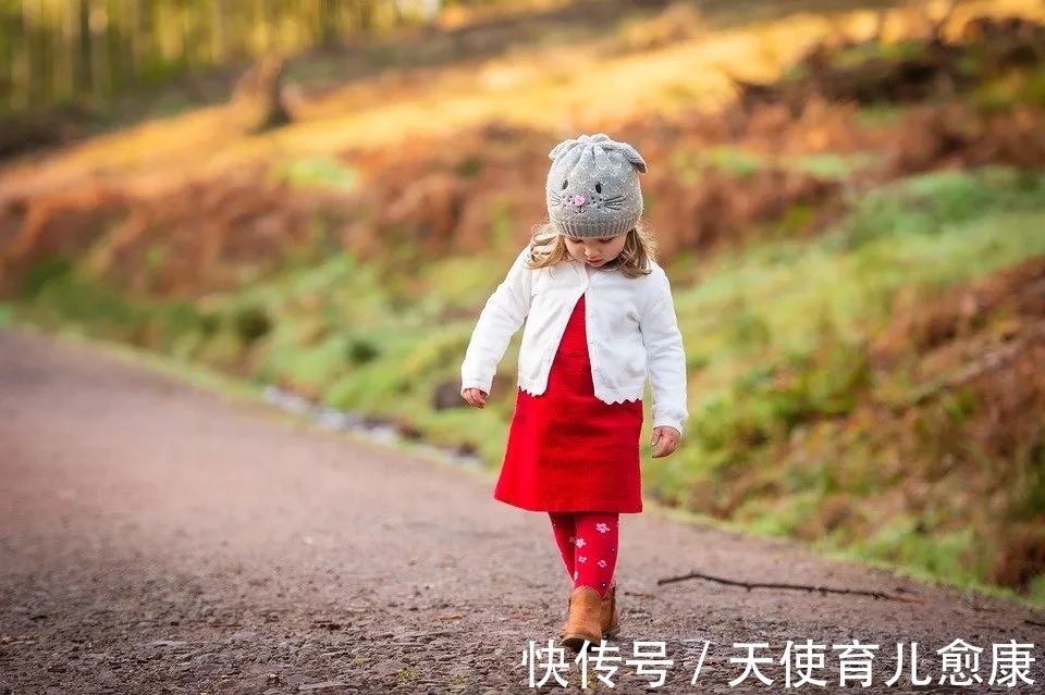 小胖子|天使讲堂:宝宝大运动发育早,是好还是坏?