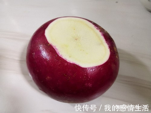 儿子去上班,带走20个萝卜馅大包子,都被同事抢光,纷纷要做法